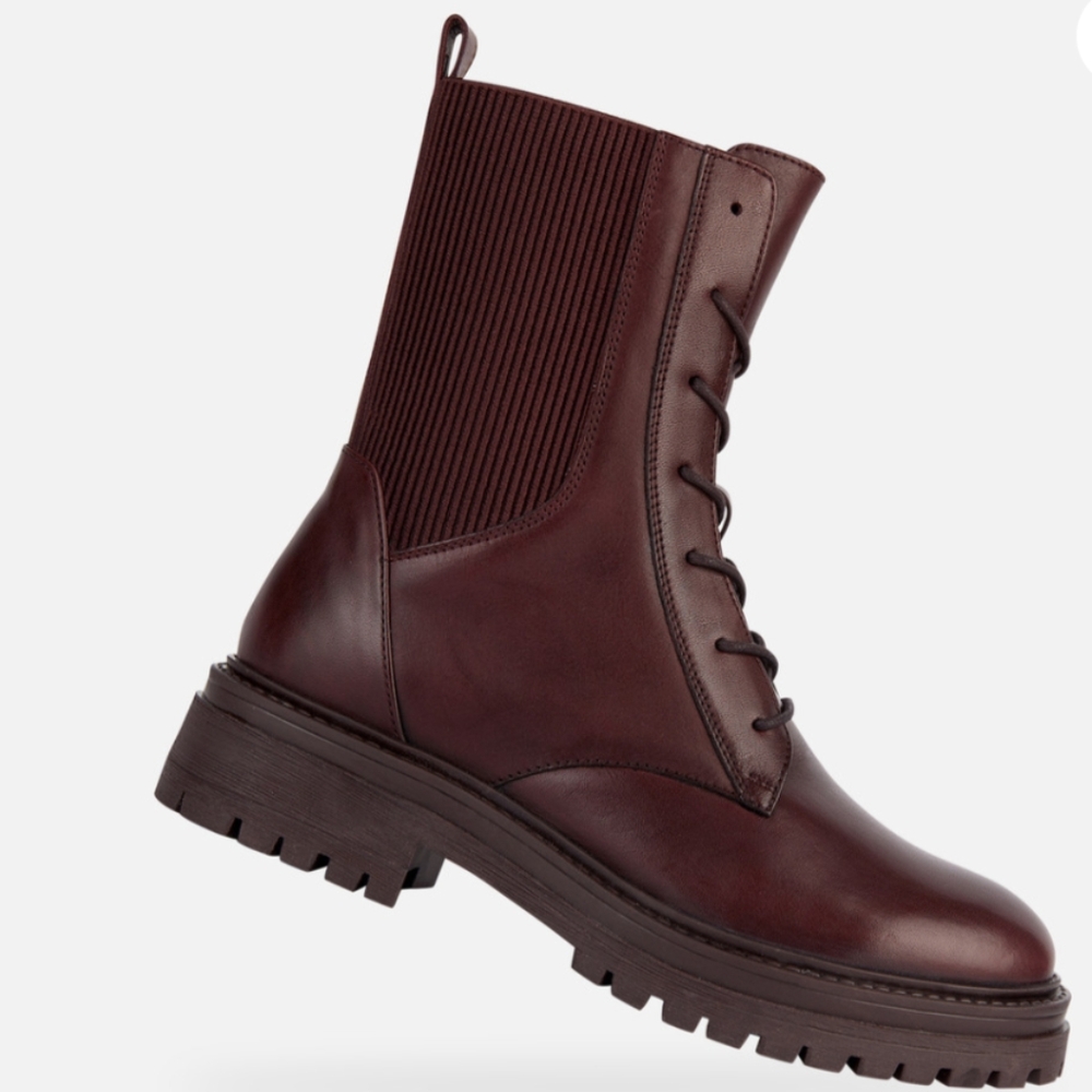 GEOX NWOT Burgundy Iridea Boots